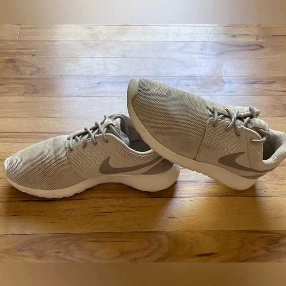 Nike Roshe One Women’s Running Shoes - Picture 2 of 7